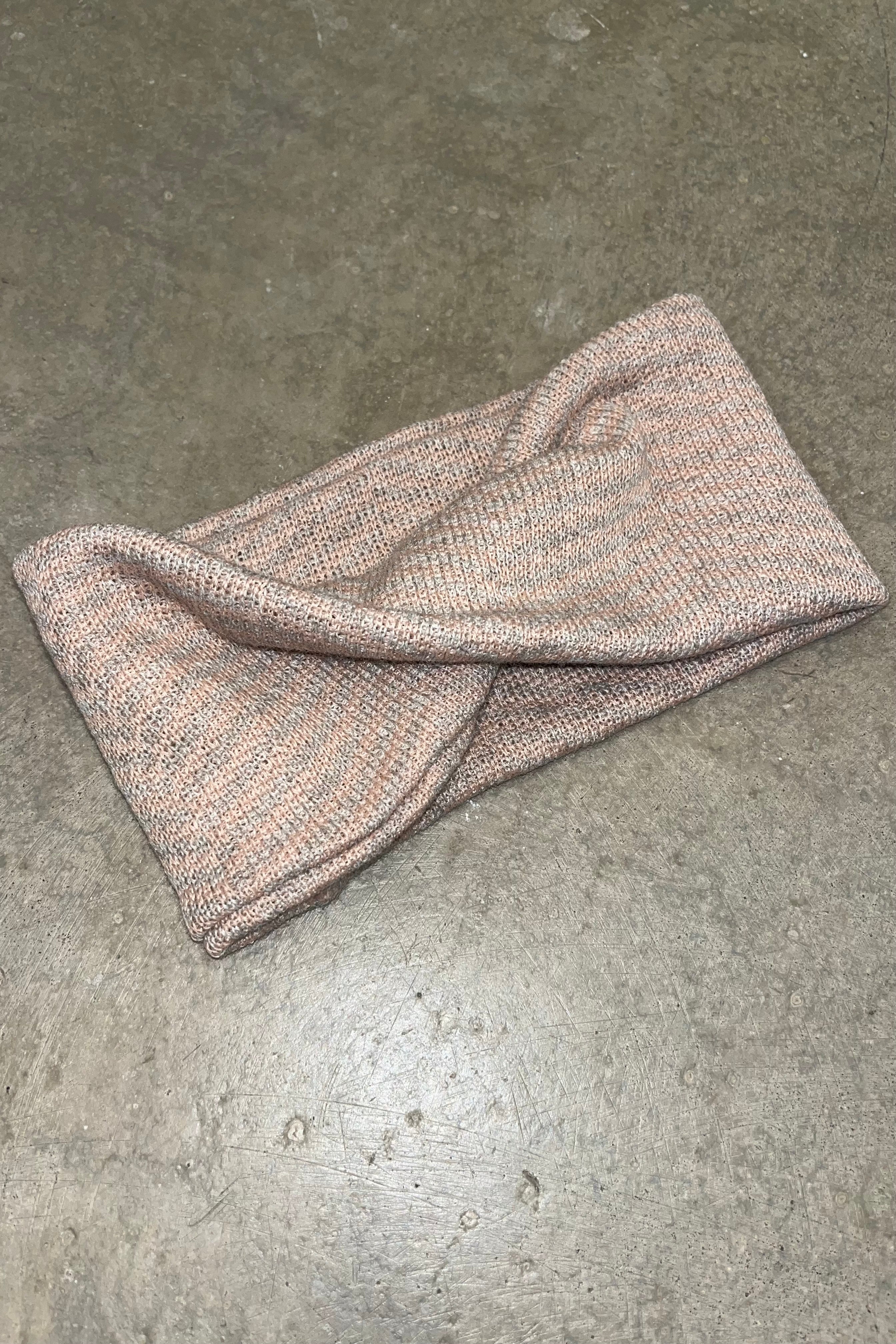 Eyrnaband með snúning - Fleiri litir  -40%